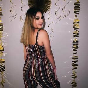 Meet your Posher, Vivian